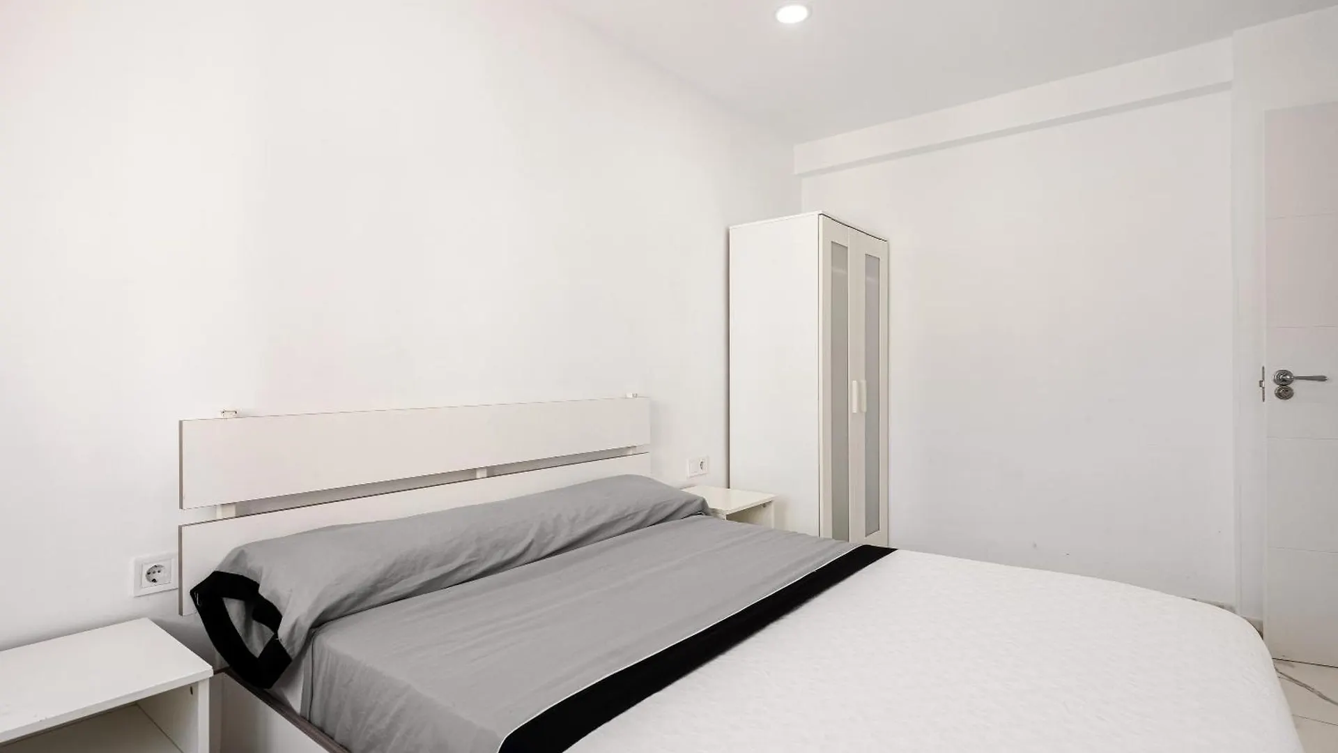 Maria Zambrano Malaga Apartment 0*,